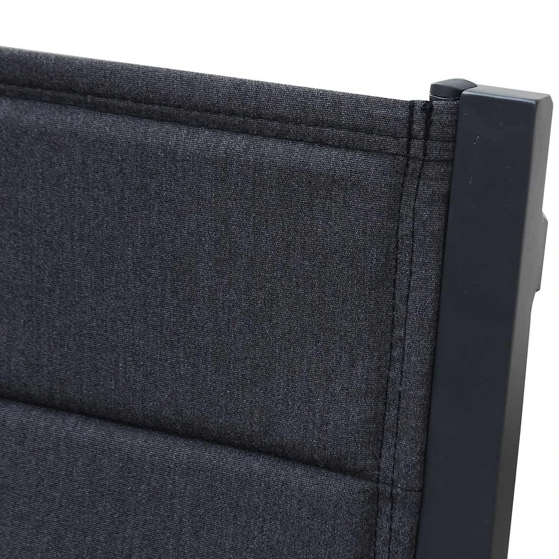 OUTLIV. London Stapelsessel Aluminium/Sunbrella Anthrazit/Sooty