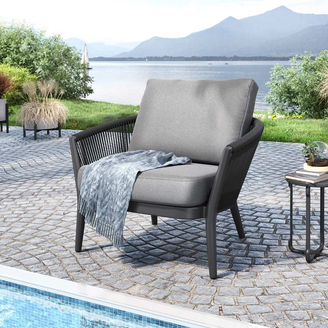 OUTLIV. Monet Loungesessel Aluminium/Rope inkl. Kissen Schwarz/Dunkelgrau