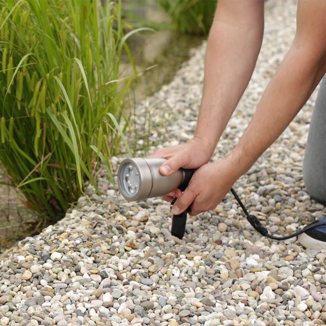 OUTLIV. Smart Light Spot Metall Silber/Schwarz